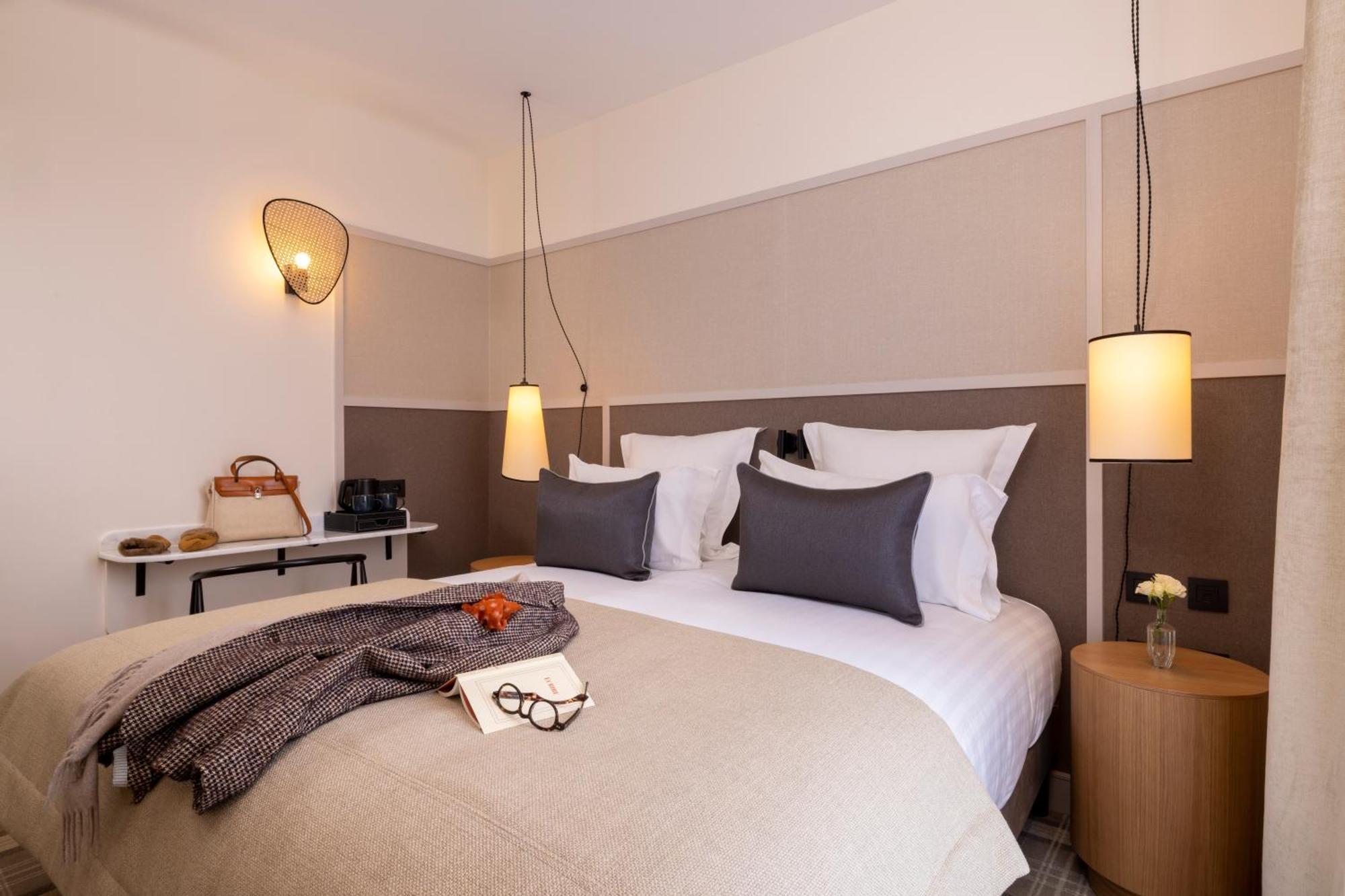 Double Room,1705741193:JPEG