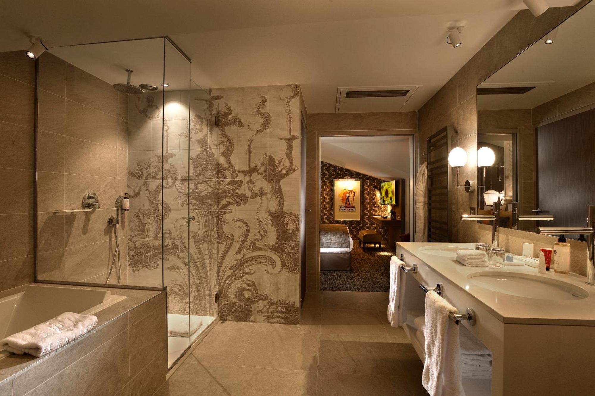 Duplex Signature with Spa Access