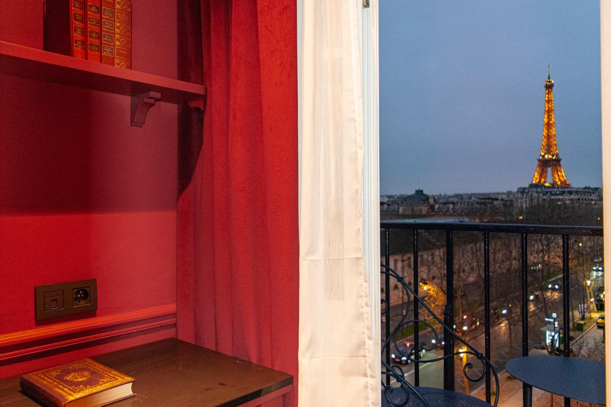Chambre Premium - vue Tour Eiffel - accès au spa offert