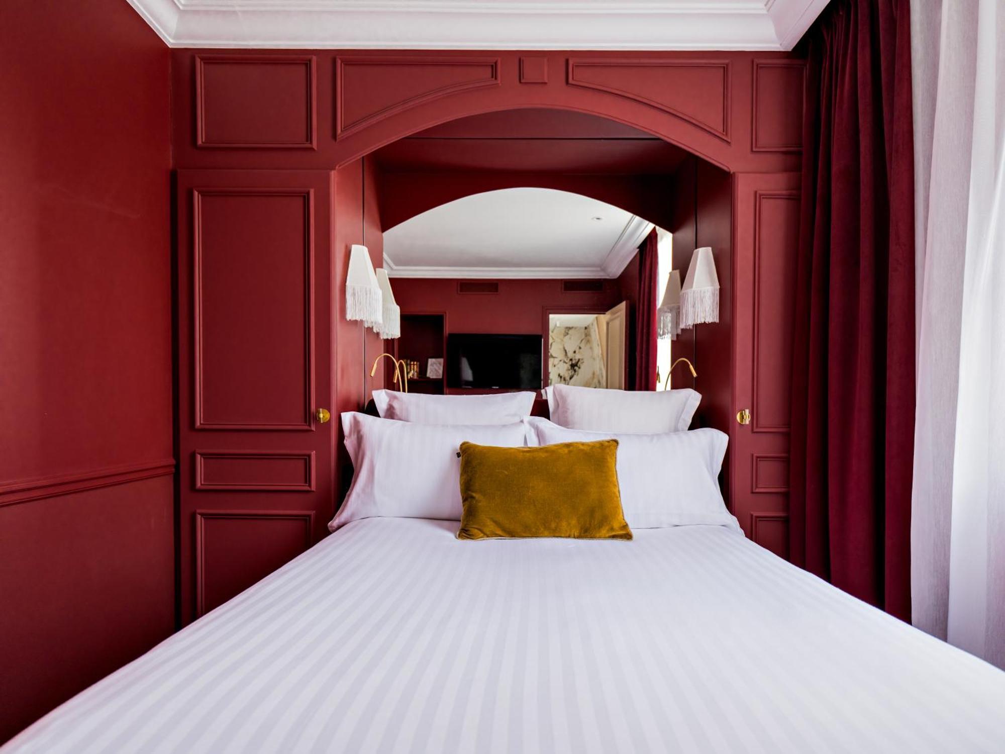 Renovated Cocoon Room Courtyard View