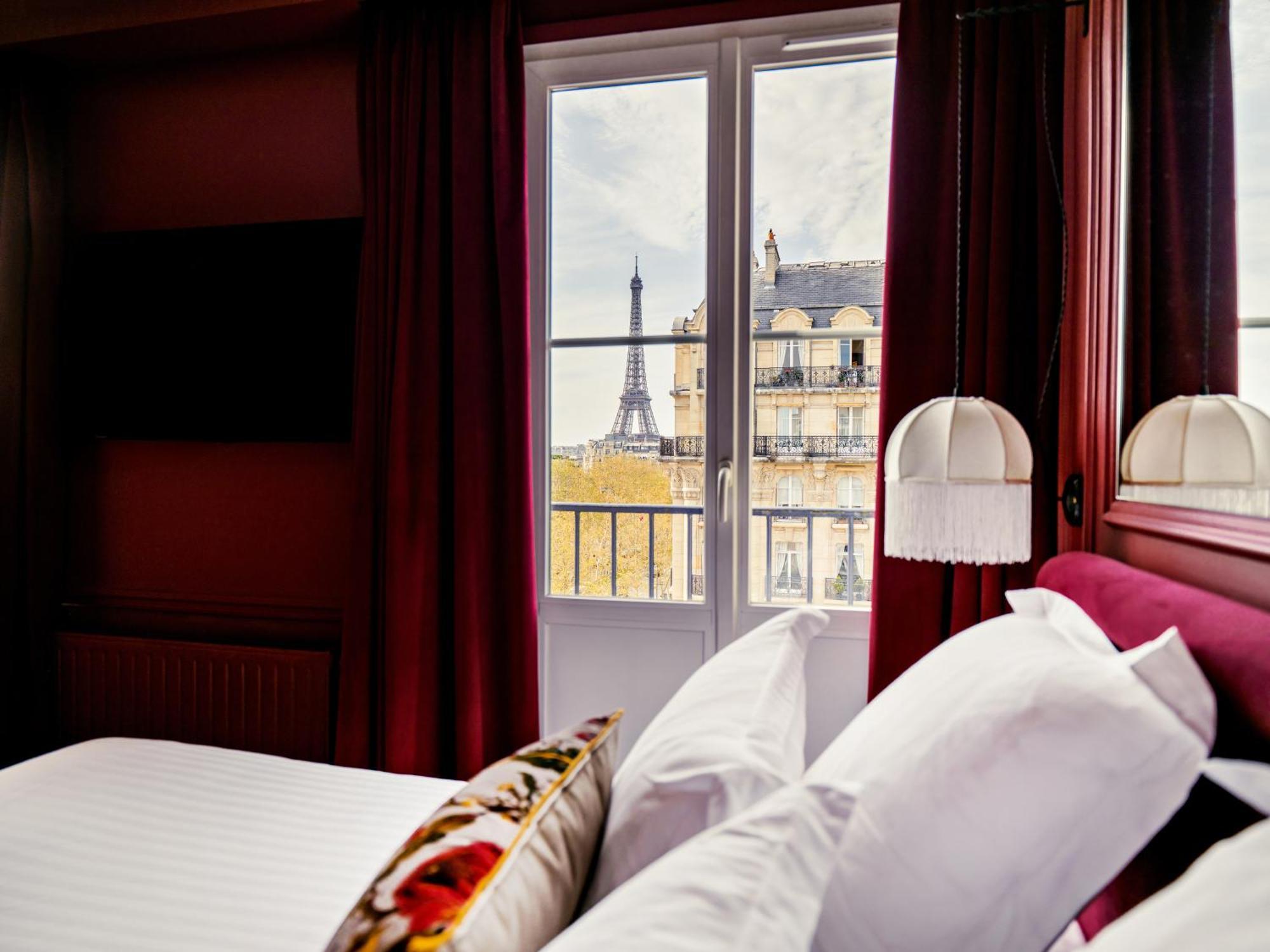 Chambre Premium vue Tour Eiffel accès au spa offert