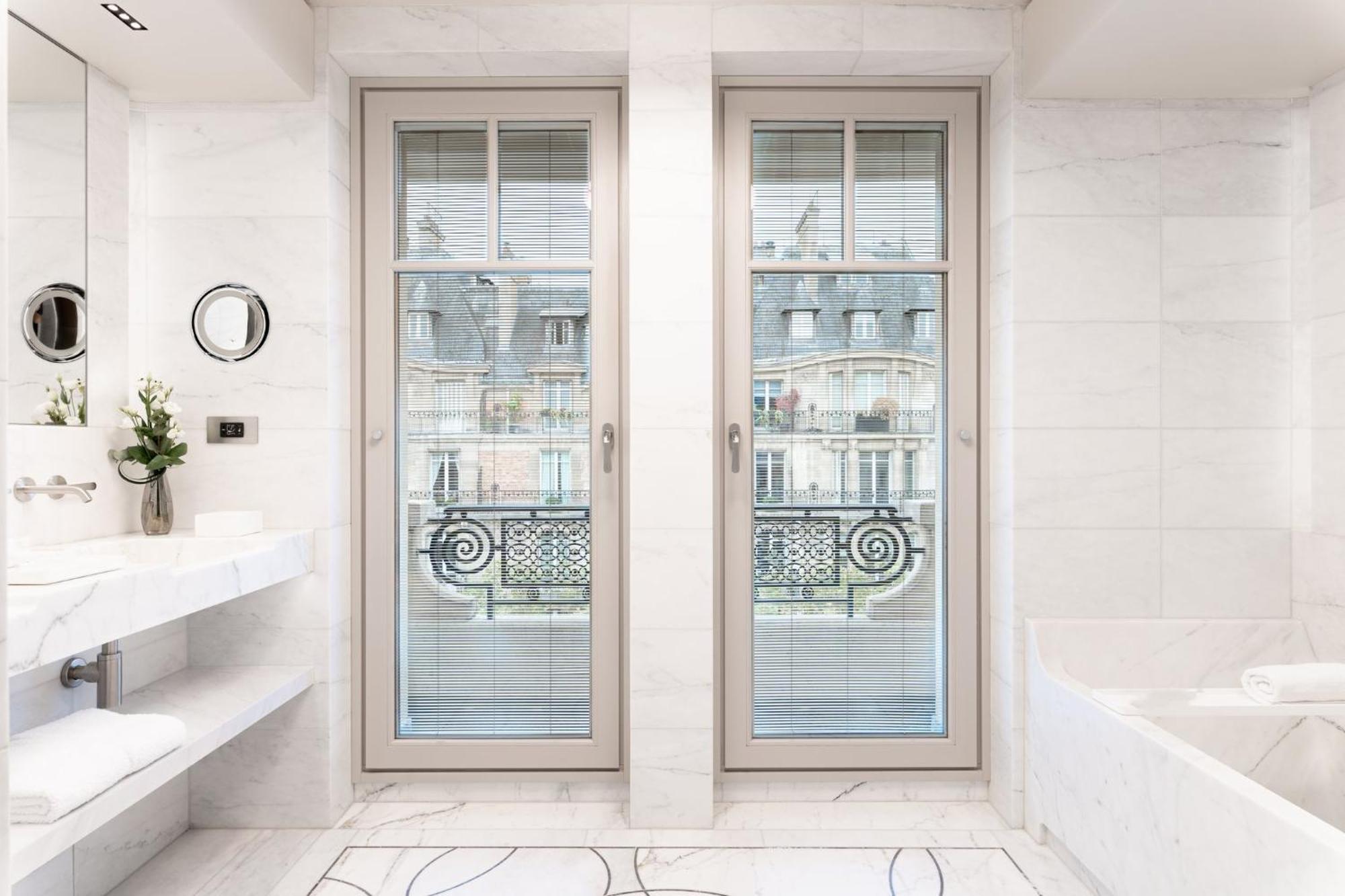 Deluxe Balcony Room