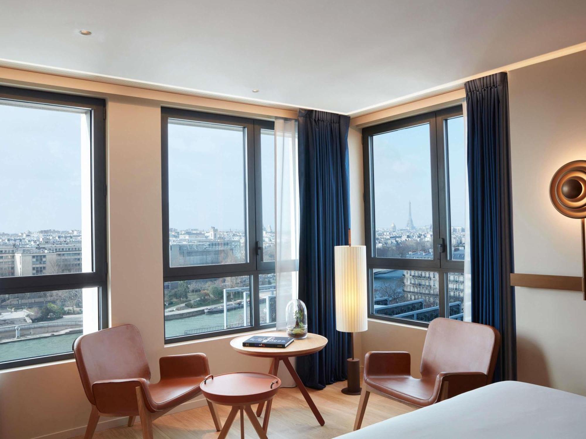 Studio Panorama Junior Suite - River Seine and Eiffel Tower view