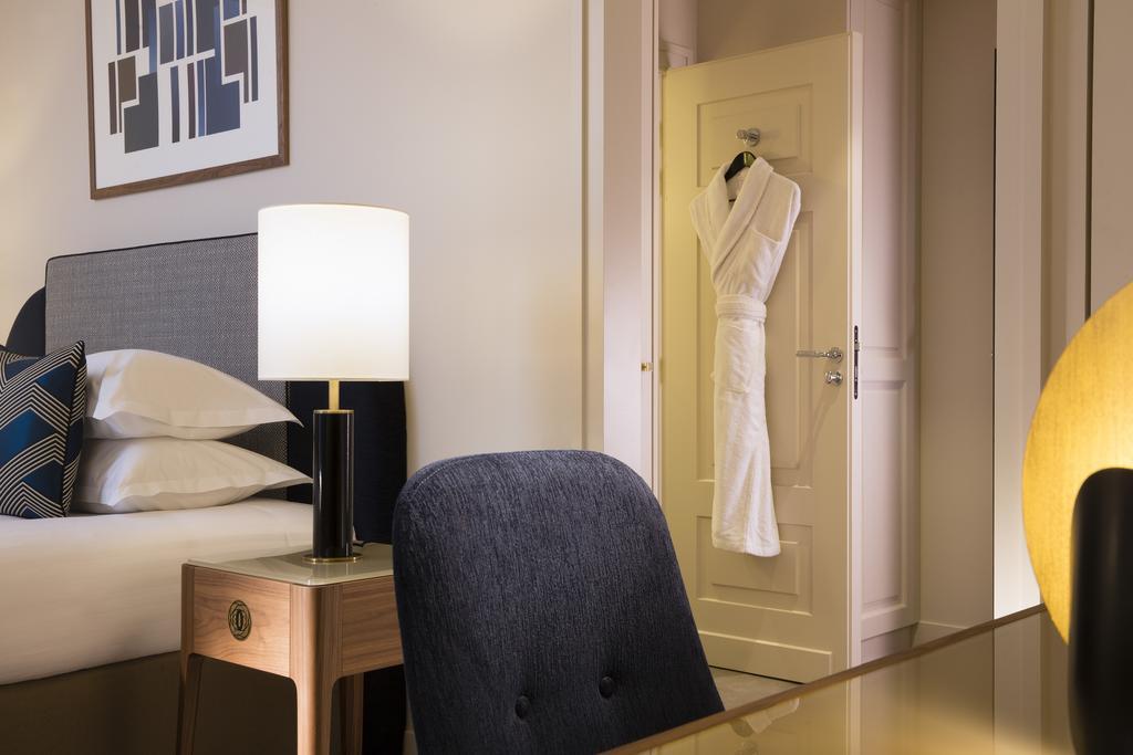 Large Double or Twin Room,435918951:JPEG