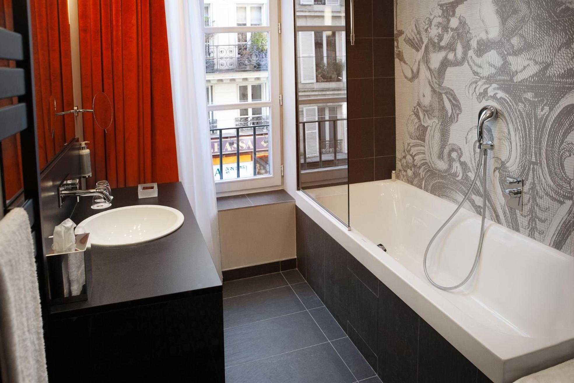 Two Rooms next to each other with spa access